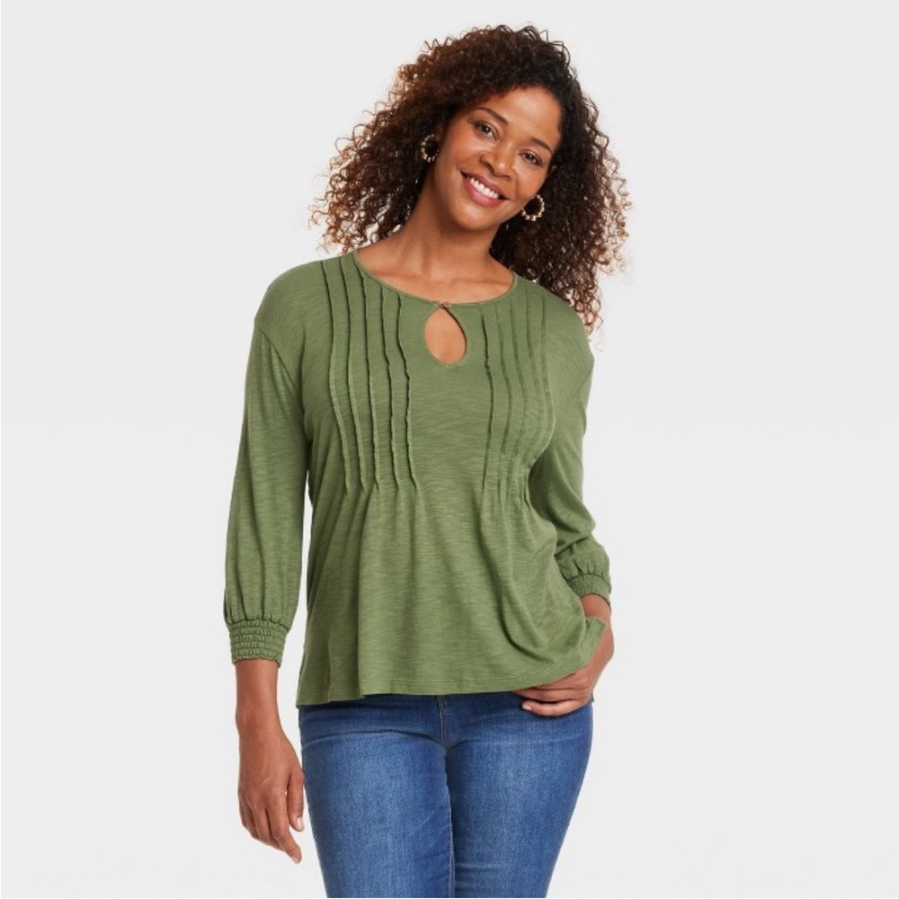 NWT Women's Pintuck 3/4 Sleeve Olive Green Shirt